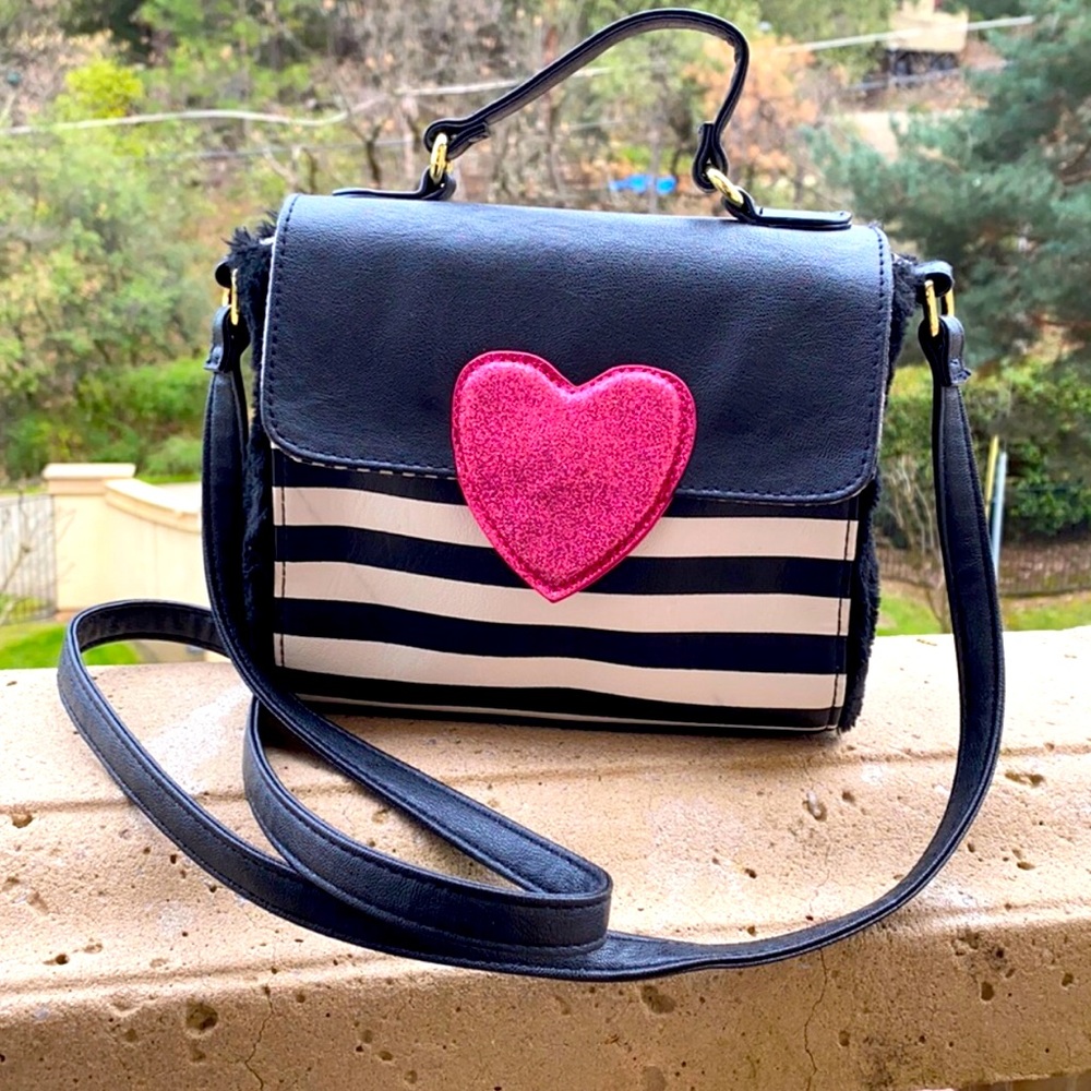 BETSEY JOHNSON Luv Betsy Black & White Striped Purse w/ Pink Glittery Heart, EUC